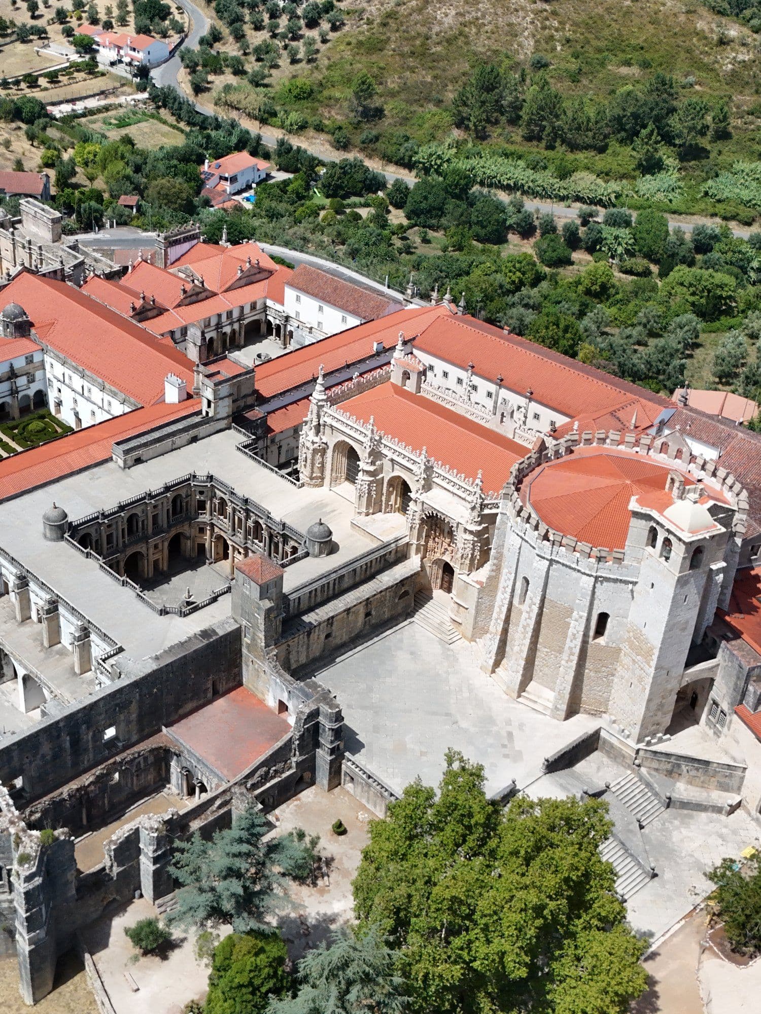 Il Convento di Cristo a Tomar, in Portogallo, visto dall’alto